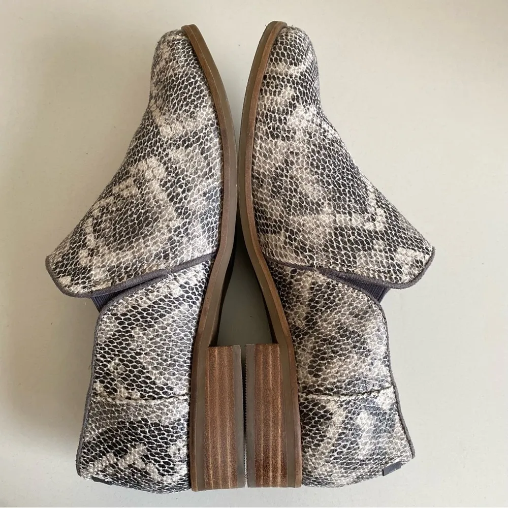 Toms Shaye Low booties Black‎ Multi Faux Snake Boots, Size 8.5 animal print - Image 6