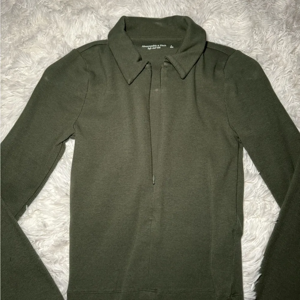 Abercrombie Collared Top - Image 3