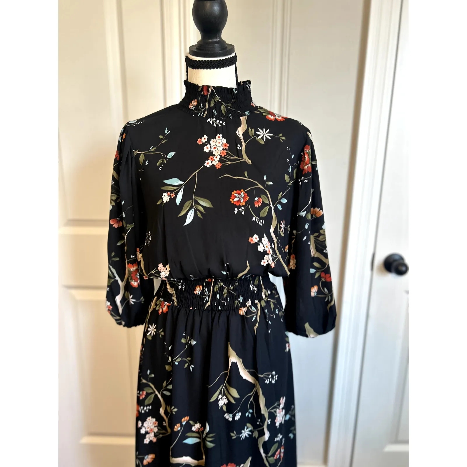 Nanette Lepore (Bloomingdale's) Black Floral Dress, size 6 - Image 5