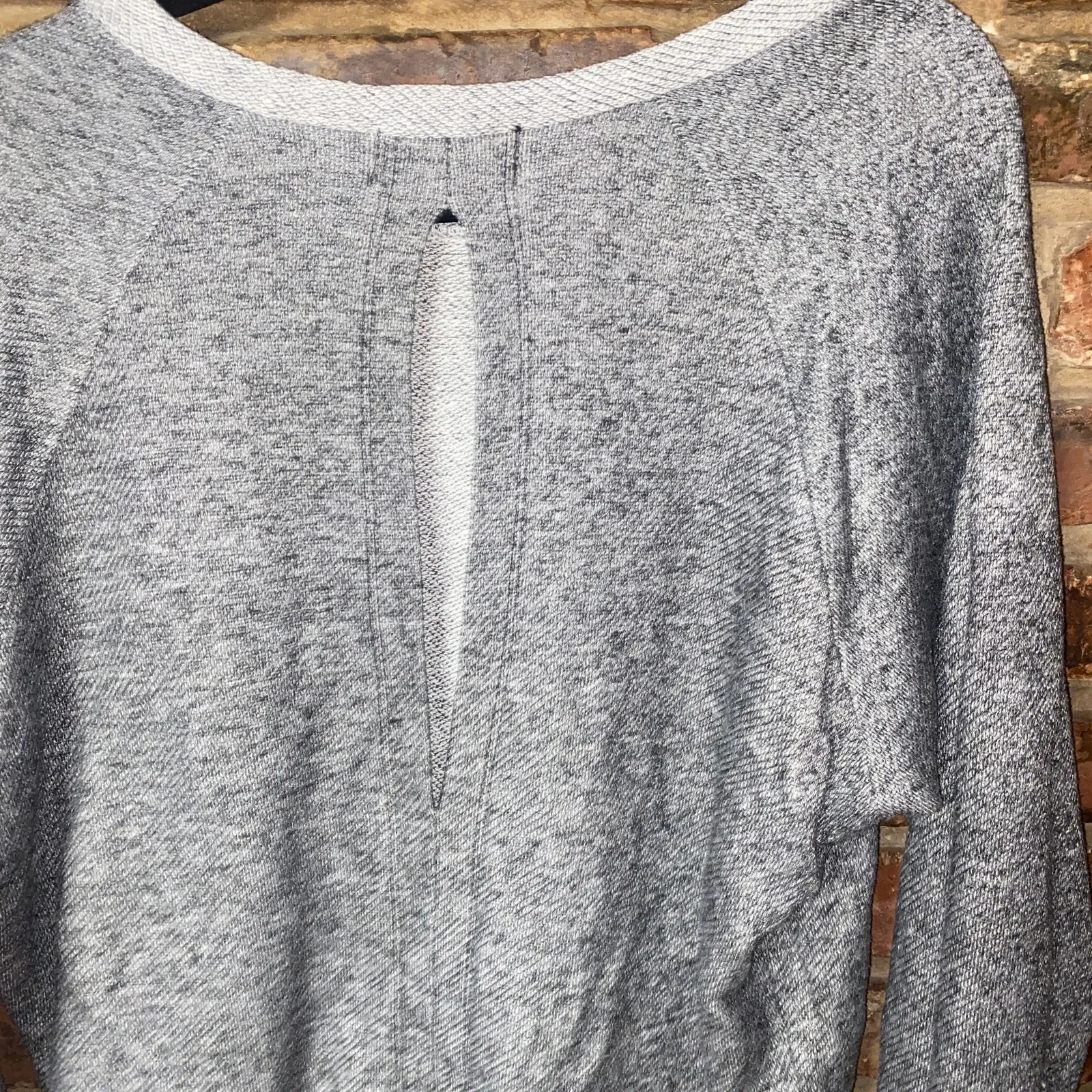 Love Child Gray Long Sleeve Pullover Keyhole Open Back Top Women's One Size Size undefined - Image 6