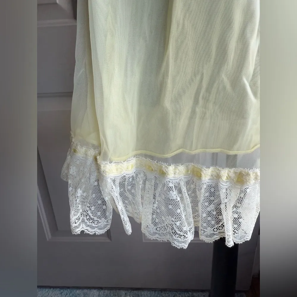 Vintage 60/70s Van Raalte yellow lace sheer nylon peignoir set, size medium - Image 13
