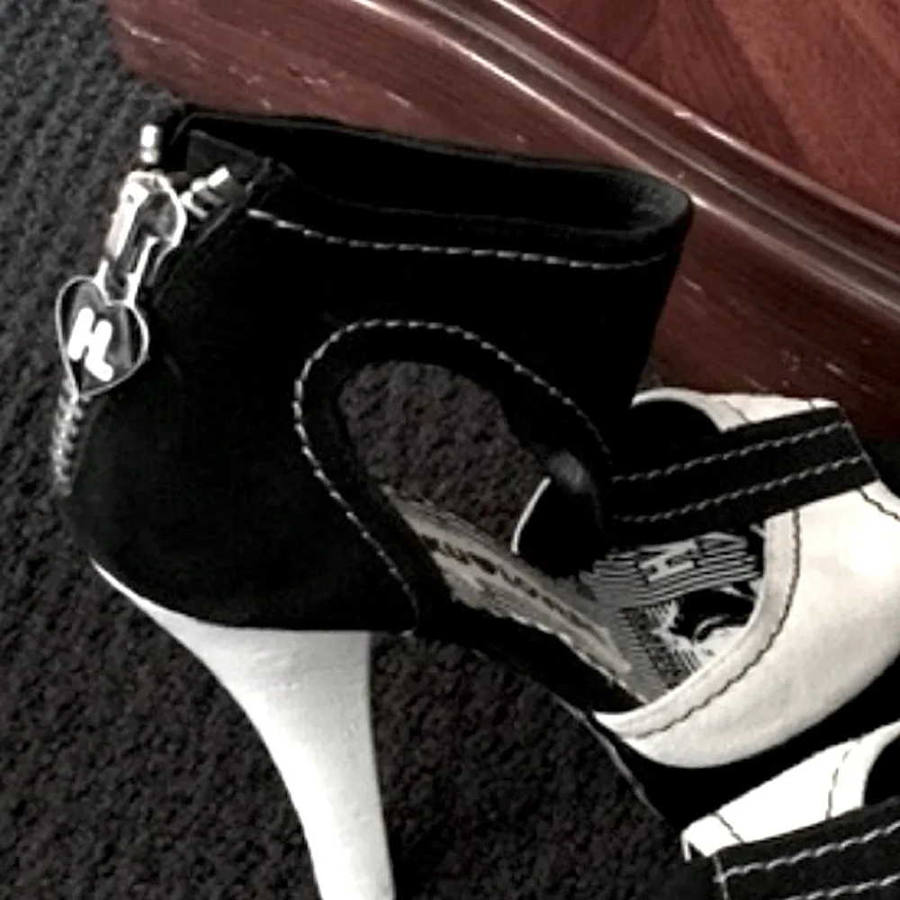 Harajuku Lovers Black & White Suede T-Strap Platform Heels - Image 6