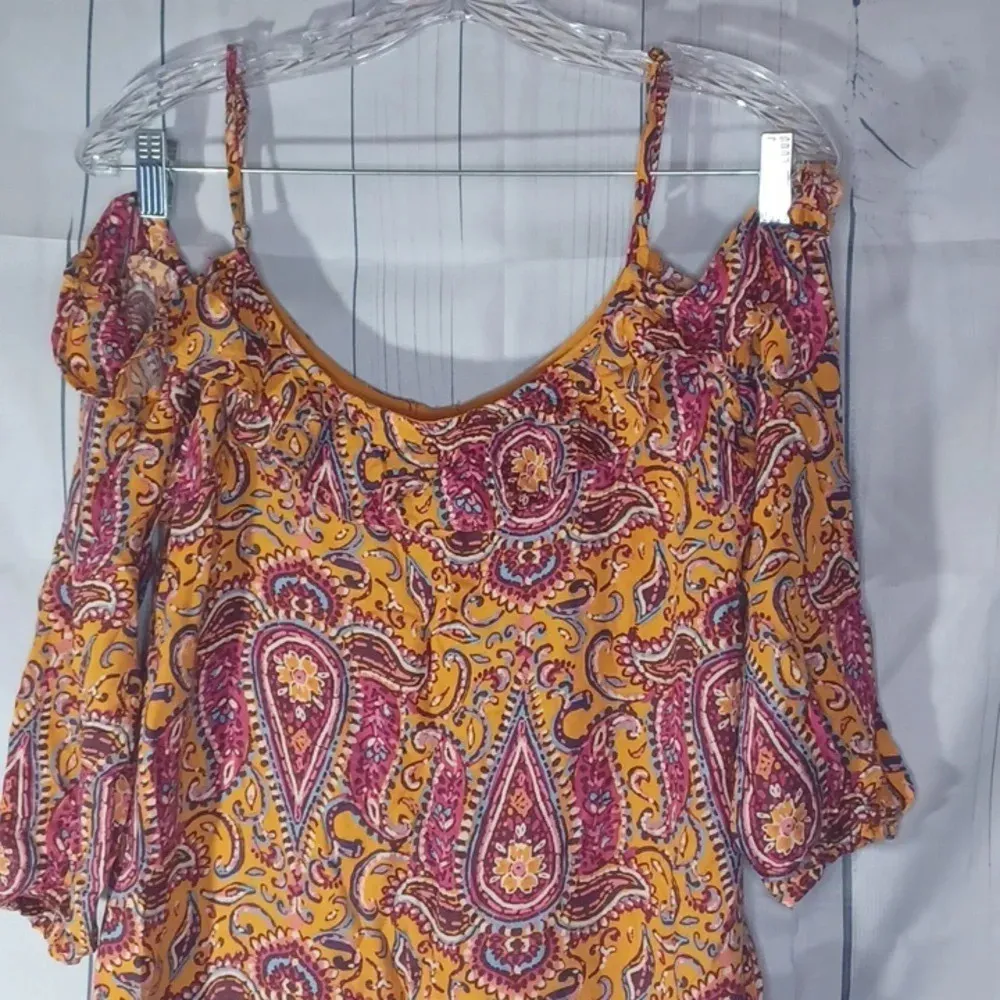Hollister mini cold shoulder paisley dress - Image 5