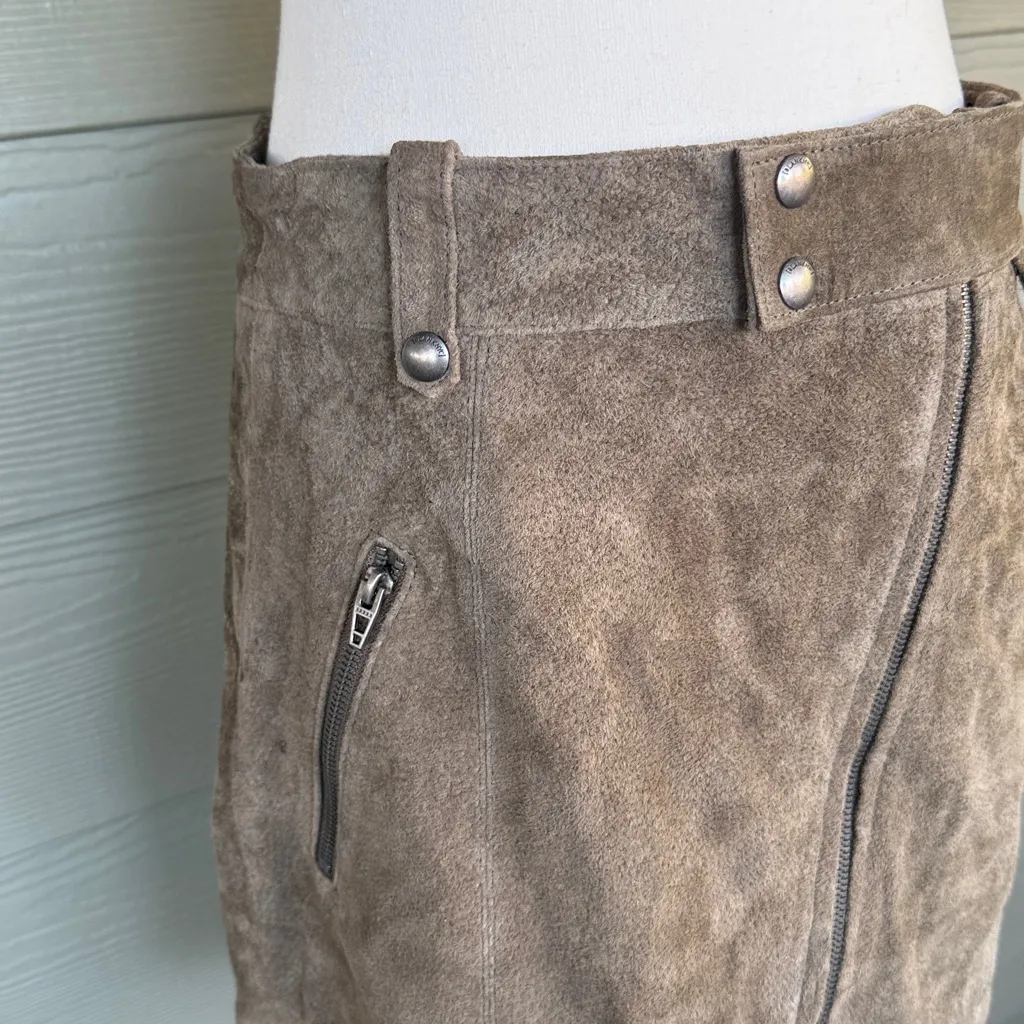 BlankNYC “Run For It” Suede Skirt - Flawed! - Image 3