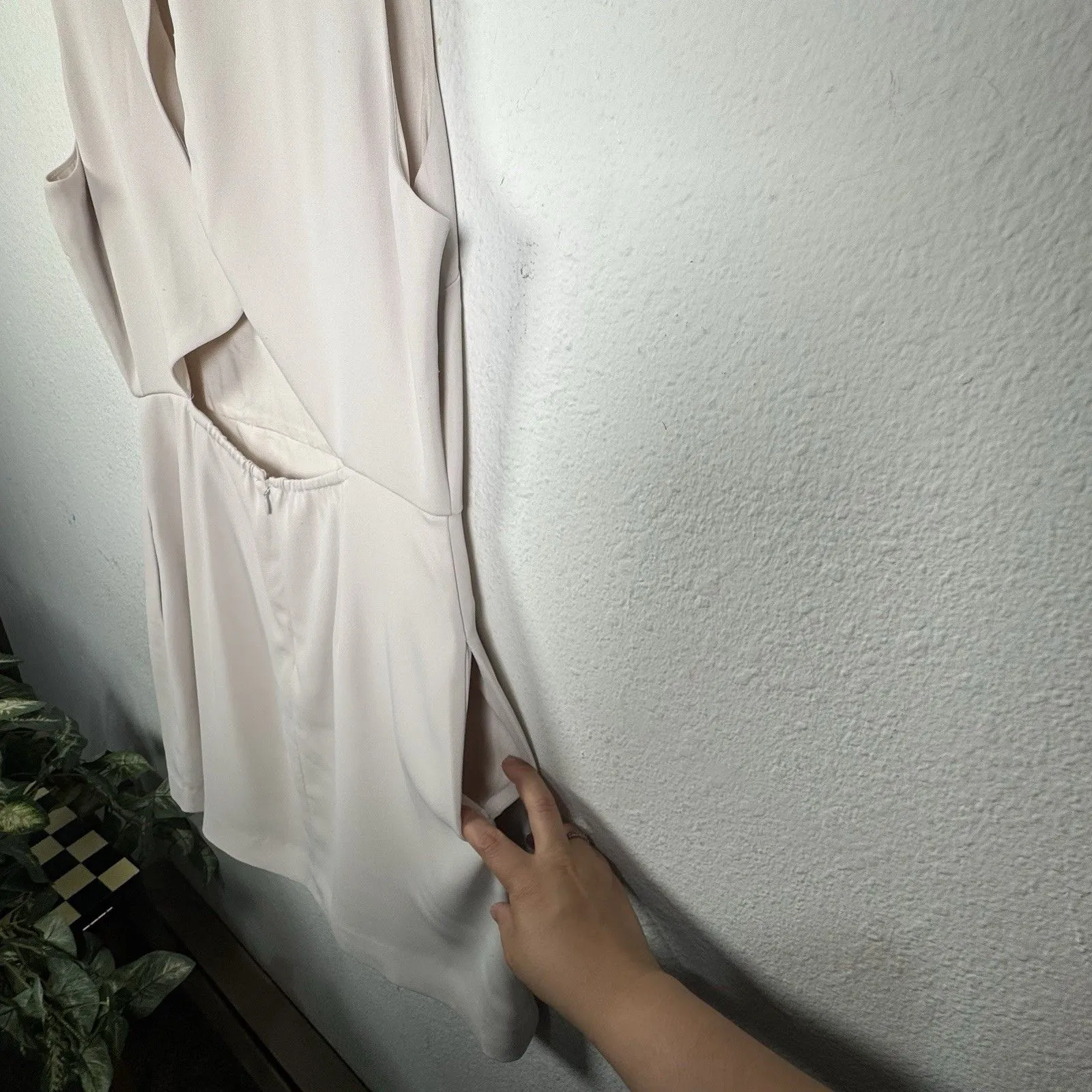 Aritzia Babaton Fit-and-flare matte satin mini dress Size 10 - Image 7