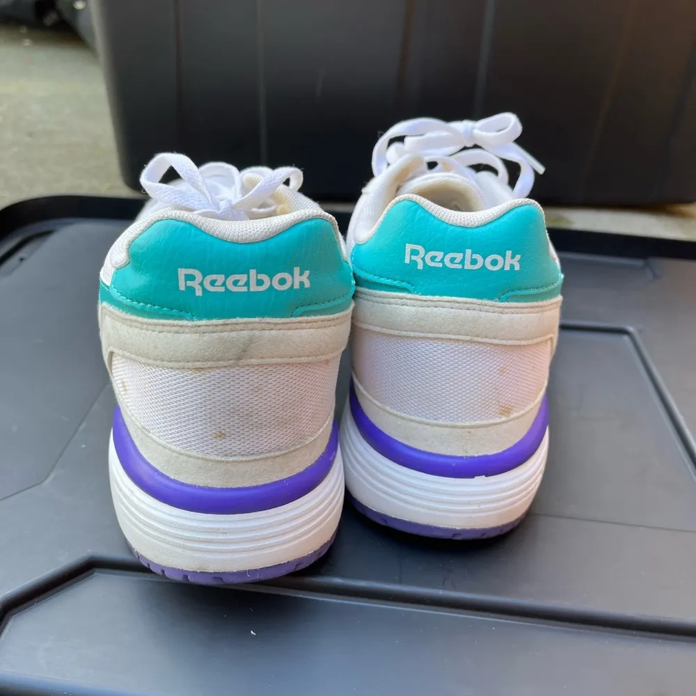 1980s vintage style Reebok sneakers - Image 3