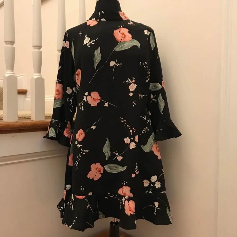 NWT MINKPINK Floriana Floral Cut Out Back Mini Dress Size Large - Image 3