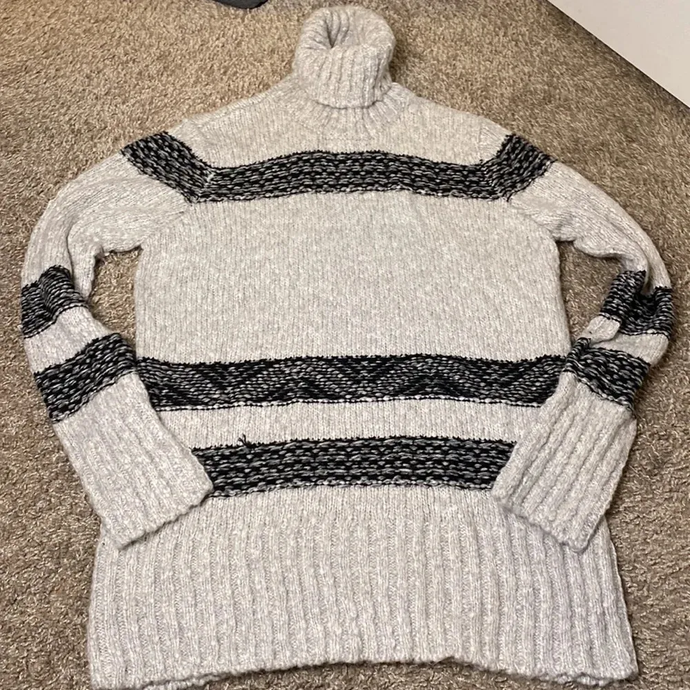 Universal Threads Universal Thread Oversized Sparkle Striped Turtleneck Sweater - Image 5