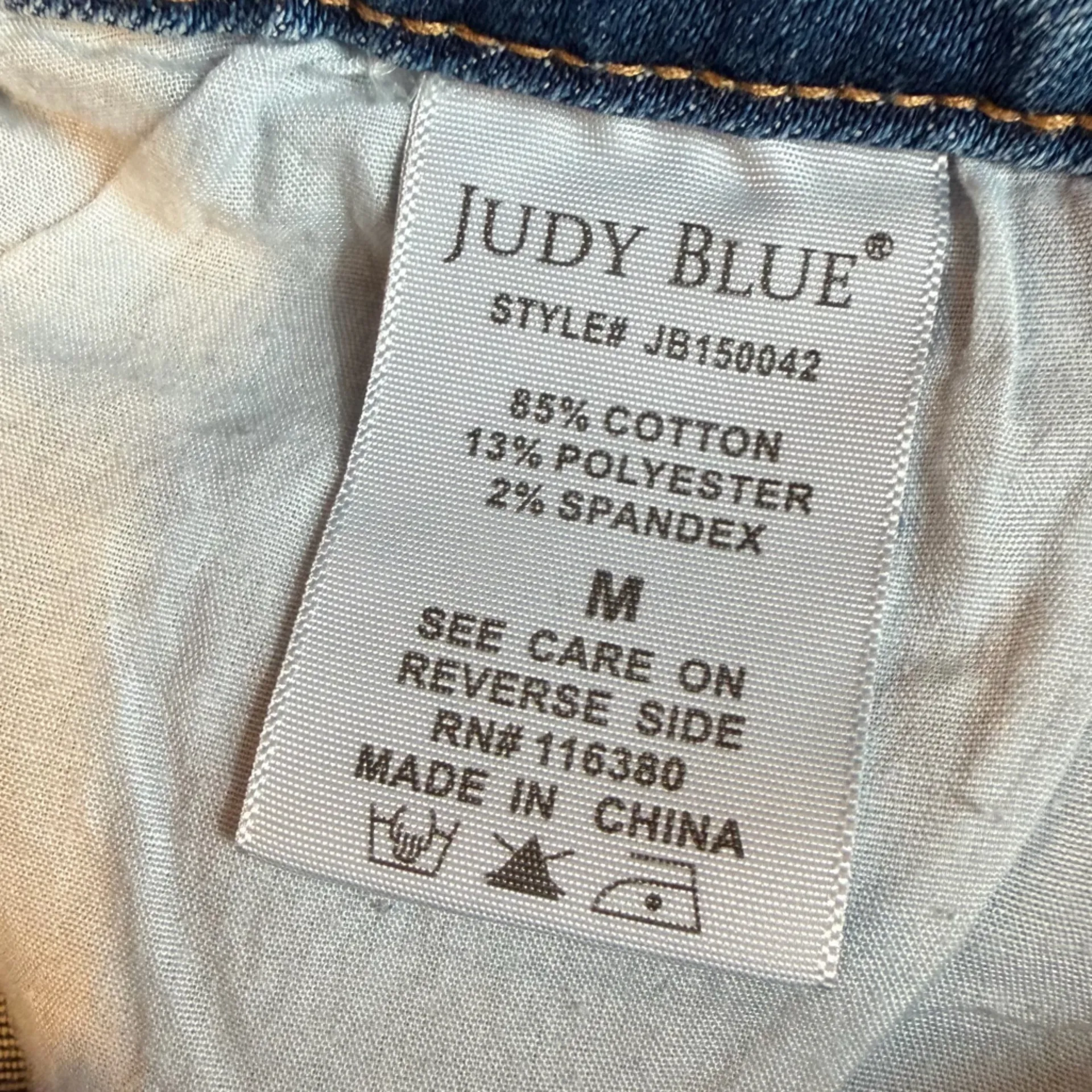 Judy Blue  jean shorts Medium - Image 4