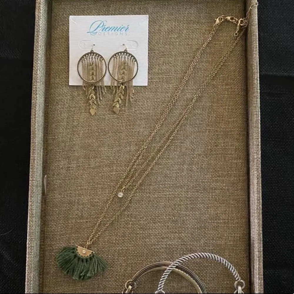 NWT Premier Designs Olive necklace - Image 3