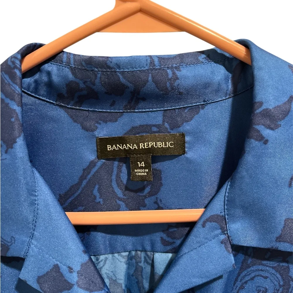 Banana Republic Blue Patterned Shirt - Image 3
