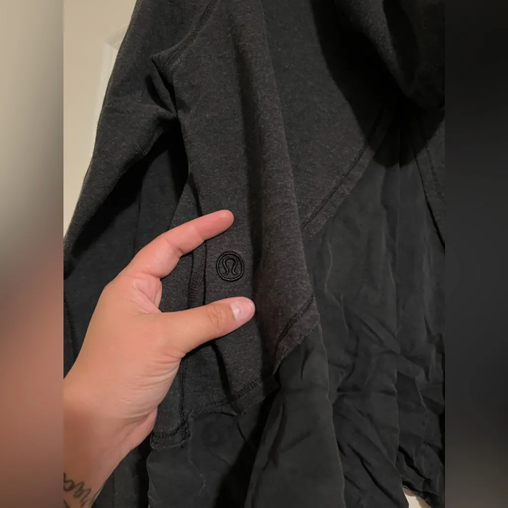 Lululemon Pull Me Over Grey Sweatshirt Hoodie - Image 3