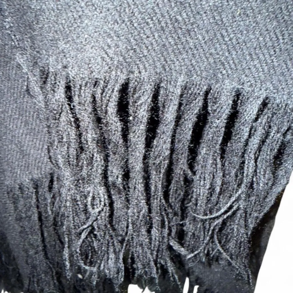 Max Mara Elegant Black Fringe poncho/cape - Image 5