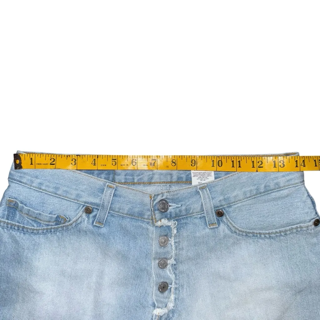 Vintage Y2K Levi’s Exposed Button Fly Denim Jean Shorts 5 / 28 Light Wash 2001 - Image 7