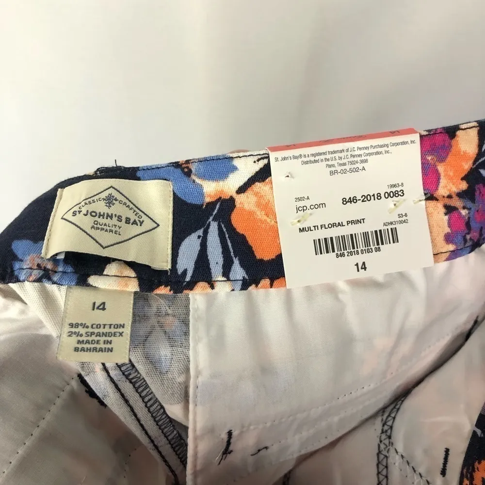 NEW St. John's Bay Blue Multi Floral Capri Cropped Pants 14 - Image 5