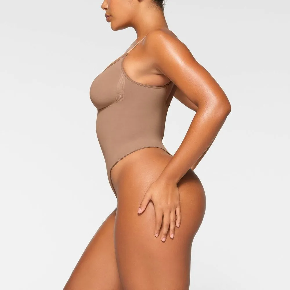 NEW Seamless Sculpt Thong Bodysuit in Sienna Size XS Has Small Hole - Image 3