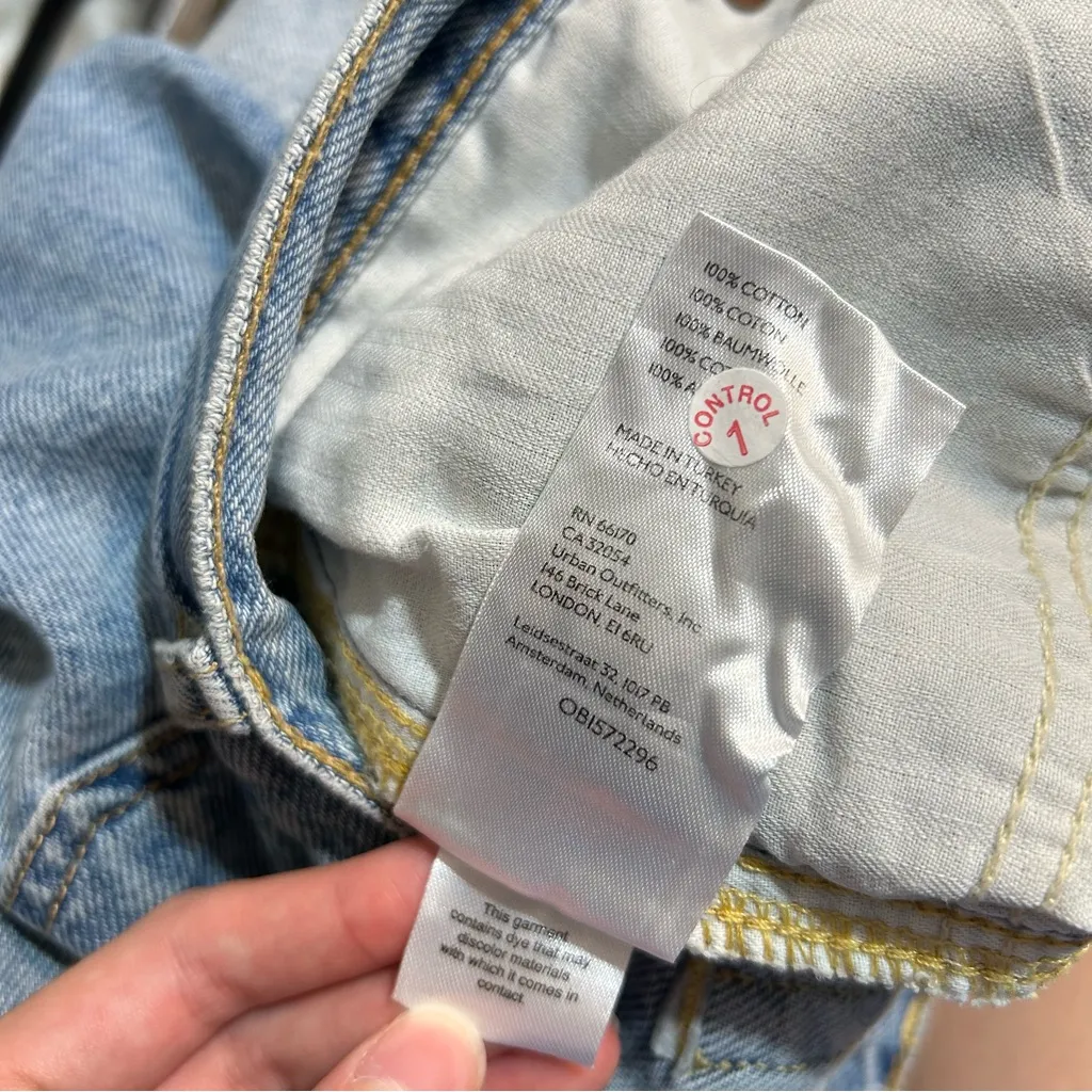 Free People Cut Off Distressed Light Wash Bermuda Denim Shorts Size 29 Festival - Image 7