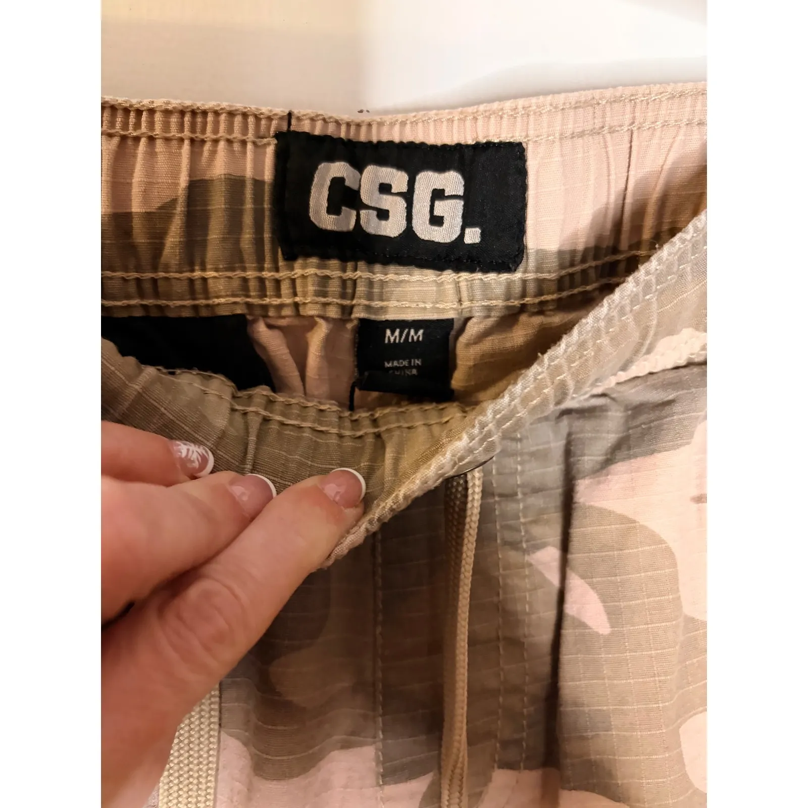 CSG Womens Camo Jogger Pants Pink Green Relaxed Fit Drawstring Size M 80's vibe Tan - Image 2
