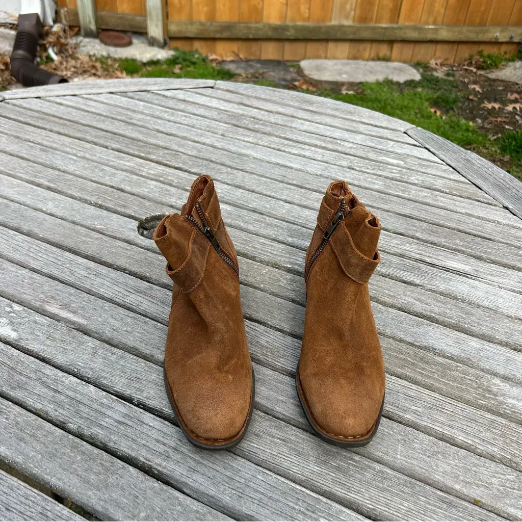 Born Morocco Suede‎ Nubuck Buckle Booties Comfort Walking leather size 6.5 Brown - Image 3