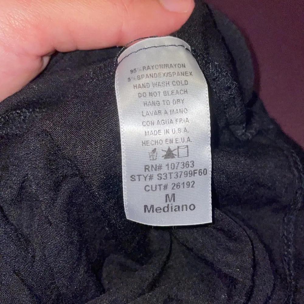 Solemio Cold Shoulder Cropped Tee - Image 4