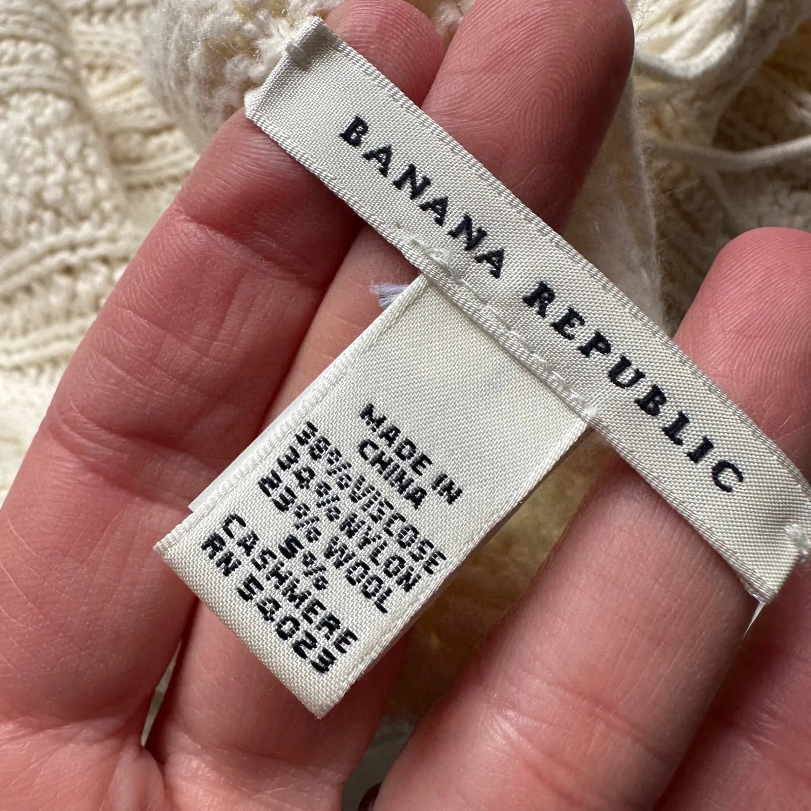 Banana Republic Cable Knit Scarf Cream Wool Blend Cashmere Blend Fringe - Image 2