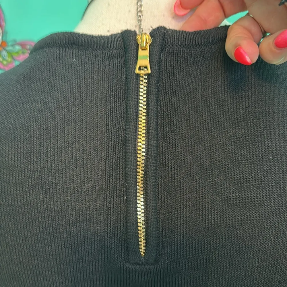 INC brand Long sleeve cold shoulder fitted top w zipper - Image 5