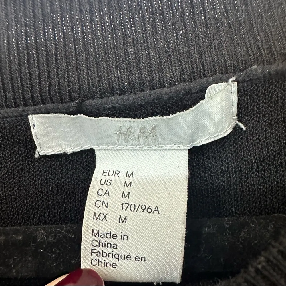 H&M Long Sleeve Pullover Stretch Sweater Womens Medium Black - Image 3