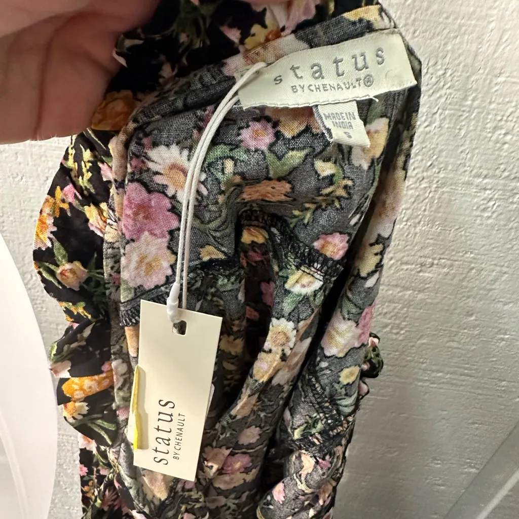 Status by Chenault Black Floral Flutter Sleeve Top Size Small NWT - Image 7