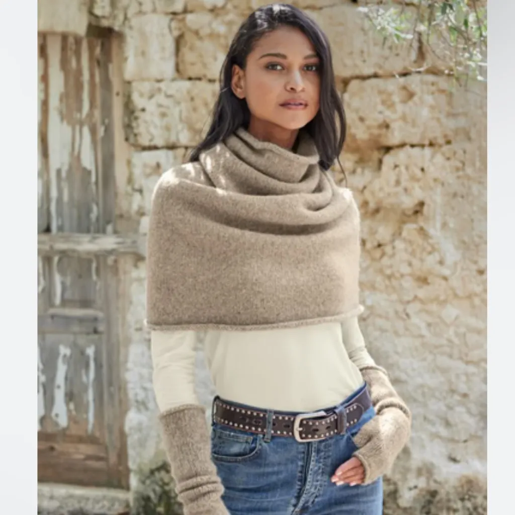 Peruvian Connection alpaca blend capelet poncho in ultramarine  NEW - Image 6