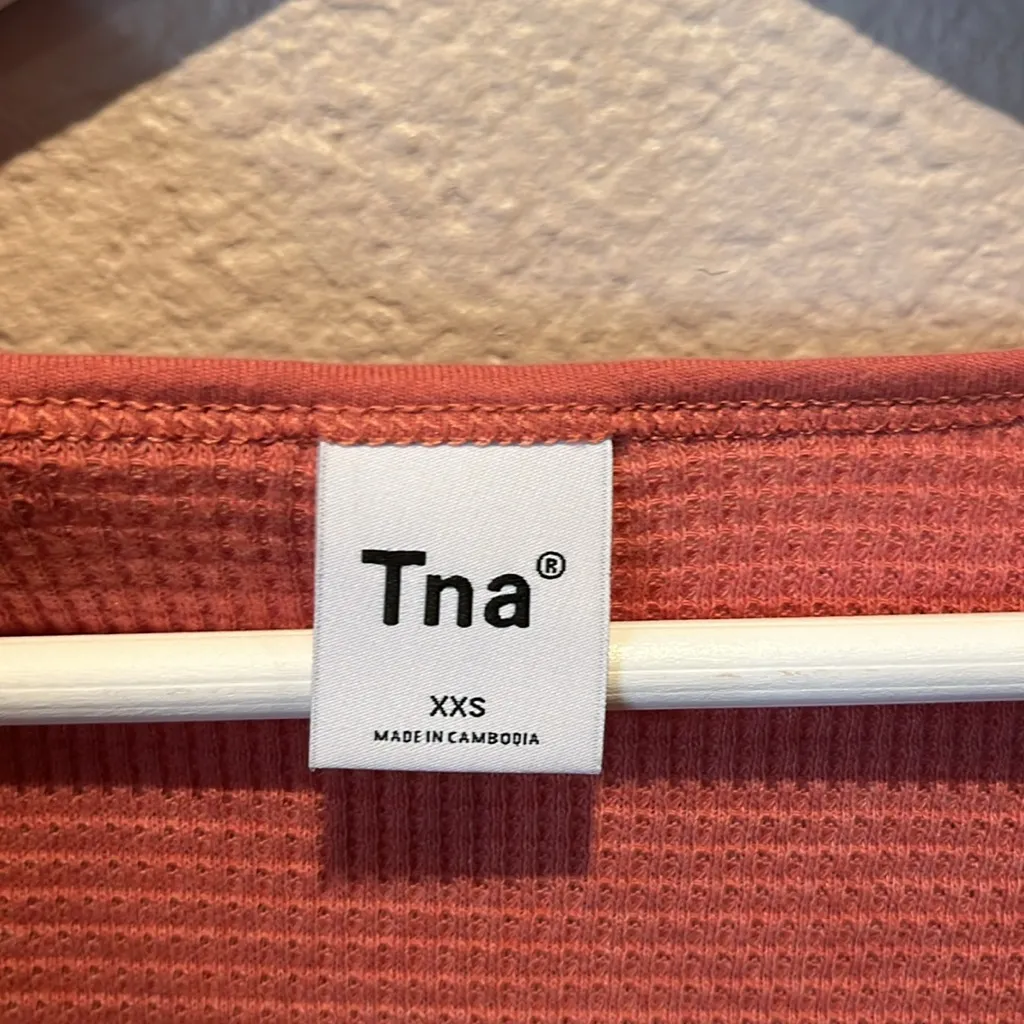 Aritzia TNA Women’s Waffle knit notch neck shirt size XXS - Image 5