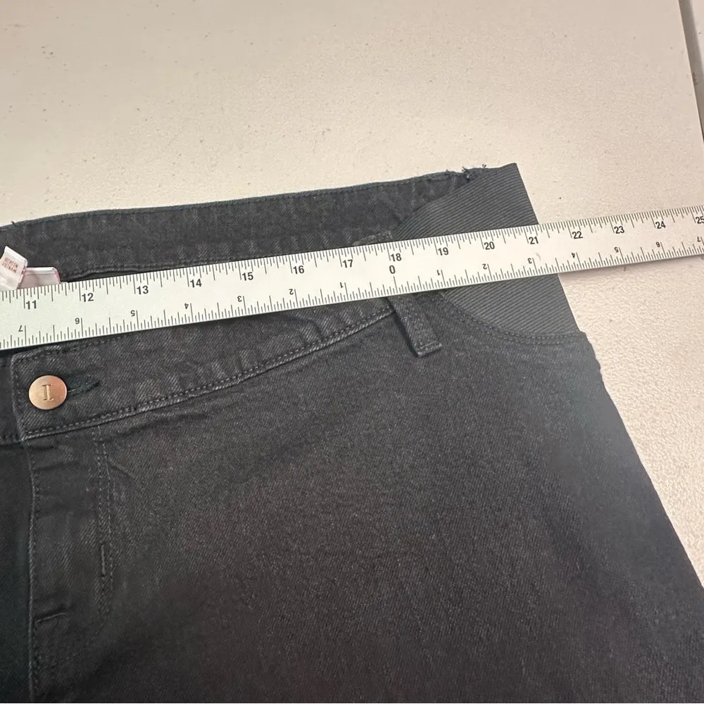 Isabel Maternity by Ingrid & Isabel | Black Maternity 90s Straight Cargo Jeans Size undefined - Image 4