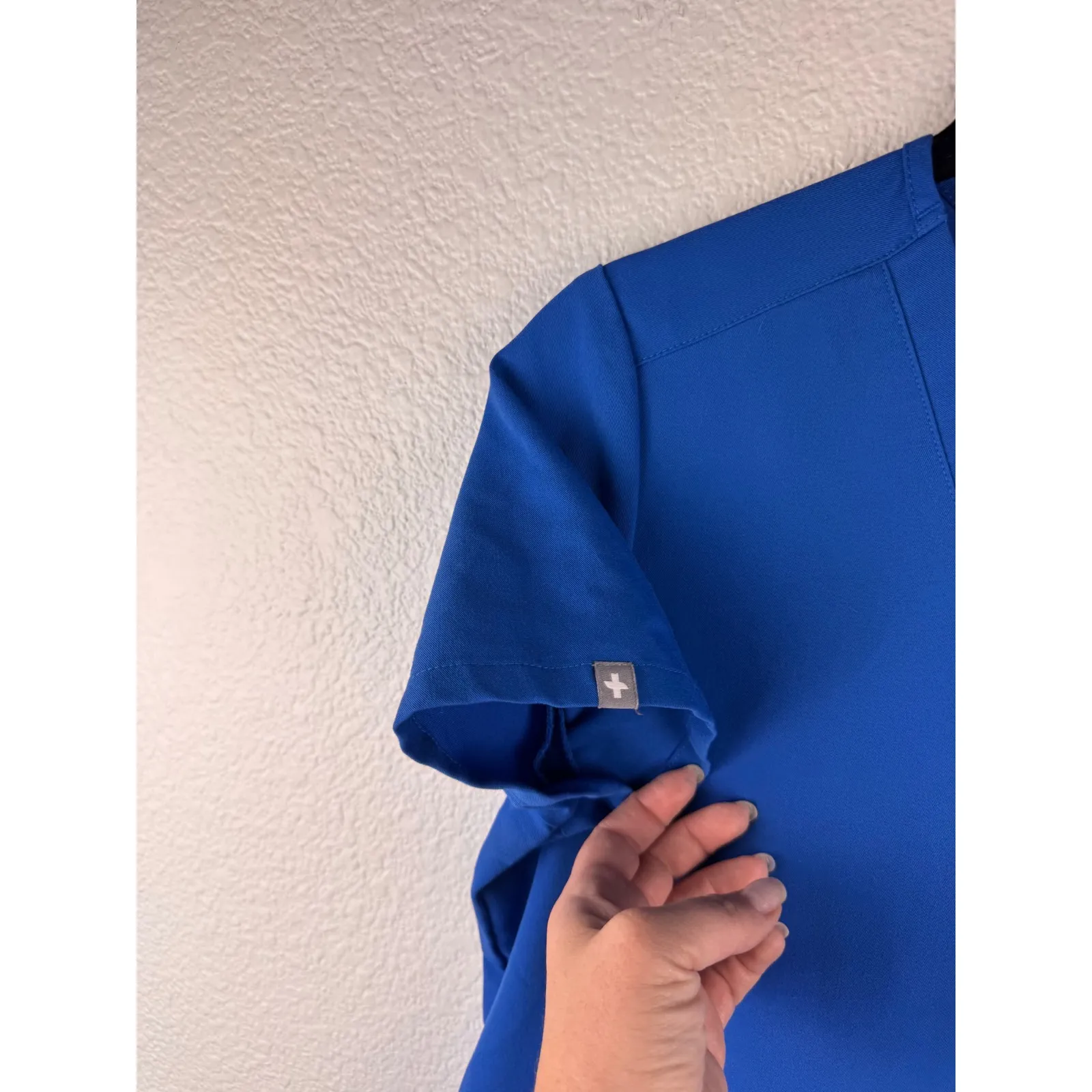 FIGS Casma Royal Blue V Neck Scrub Top‎ Short Sleeve Womens XS Medical - Image 4