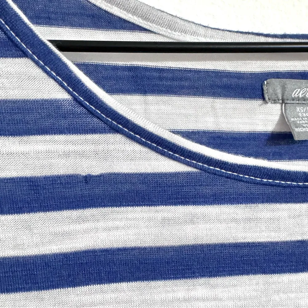 mariner stripe glitter kiss print graphic t-shirt, size XS - Image 3