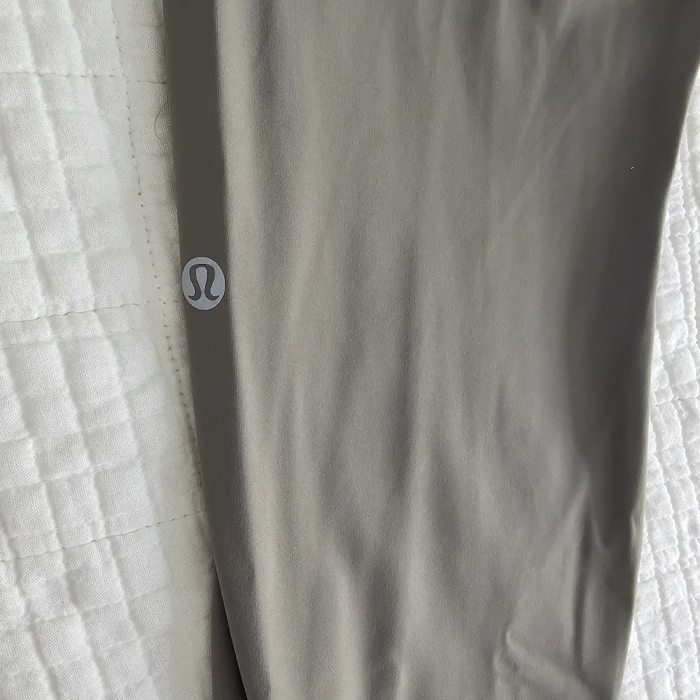 NWT Fast & Free High Rise 25" Leggings Carbon Dust - Image 6