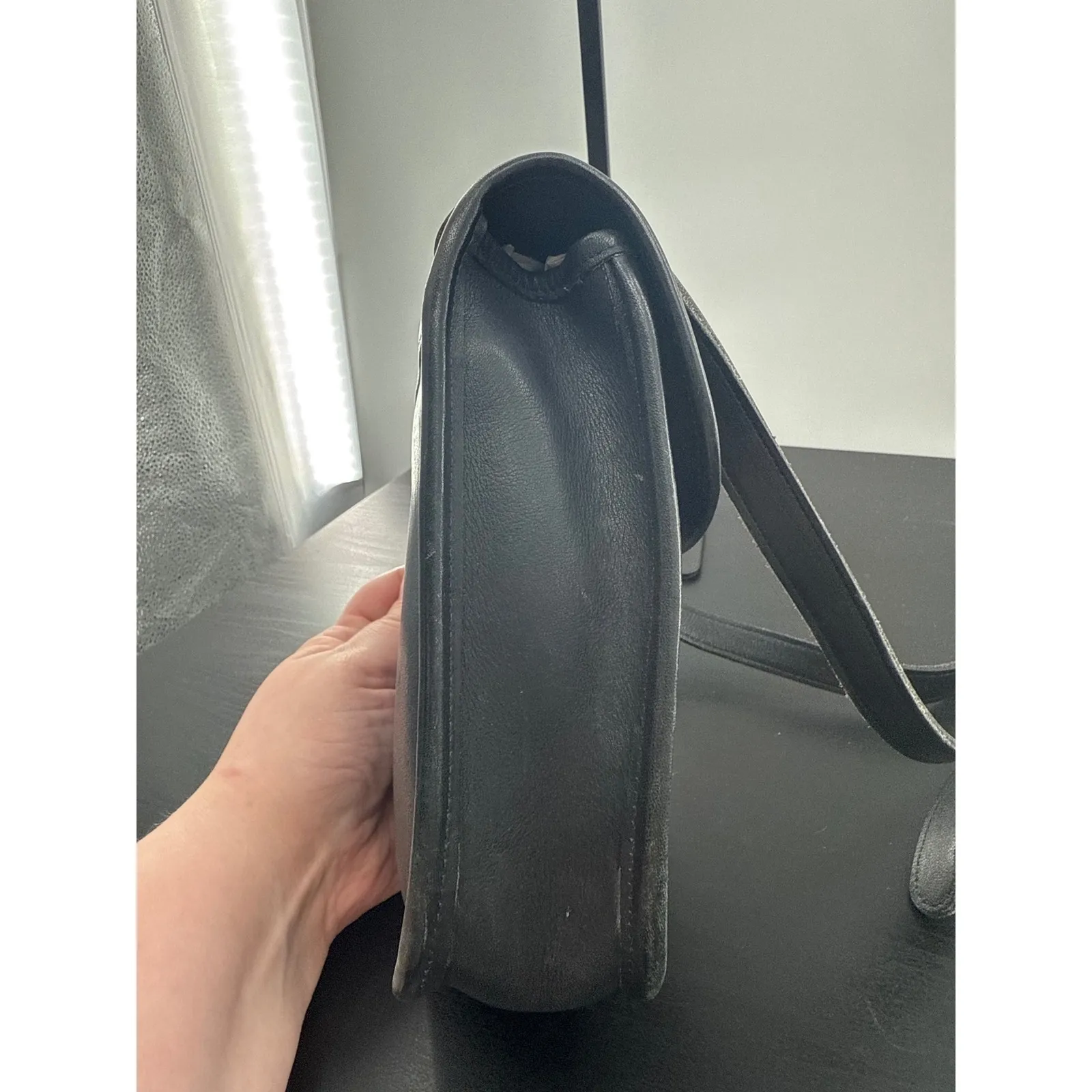 Vintage Coach Black Leather Side Pack Crossbody Bag Brass Turnlock 9978 - Image 5