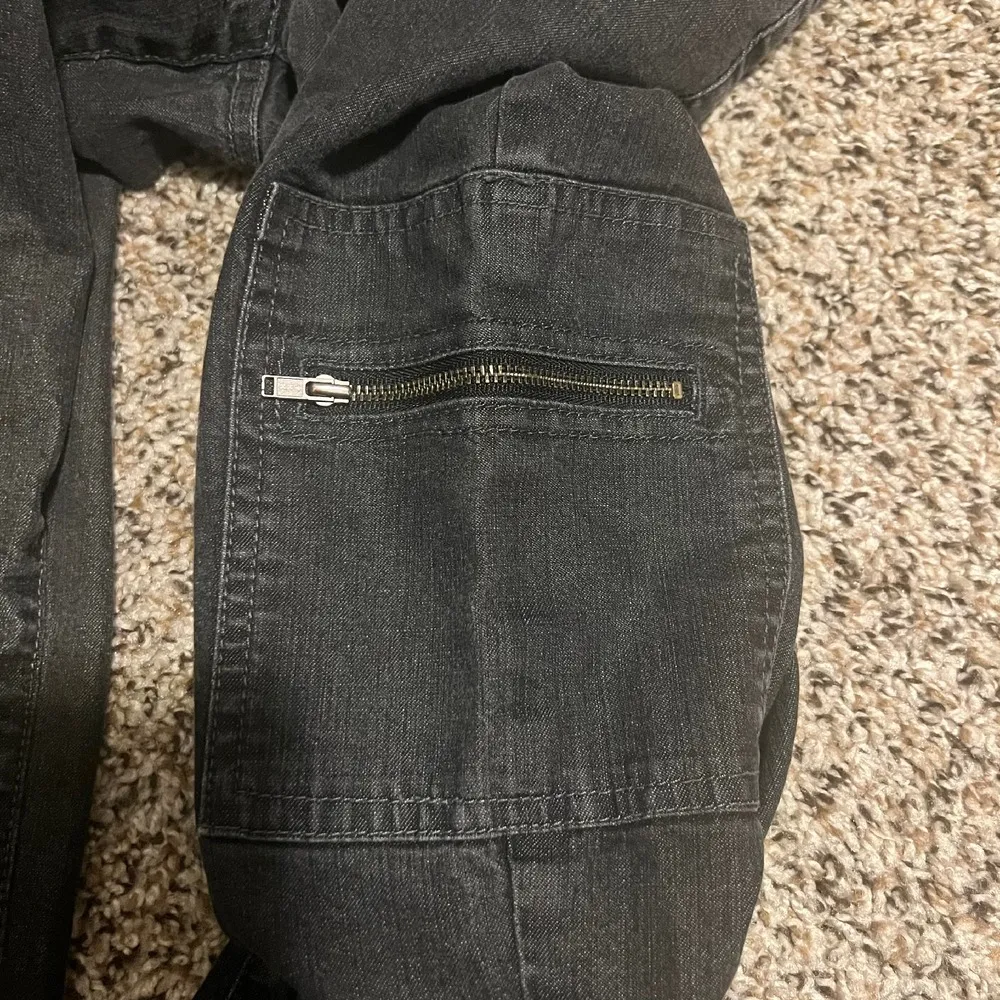 Eileen Fisher Cargo Pants Zipper Pockets Black Denim Size 8‎ - Image 2