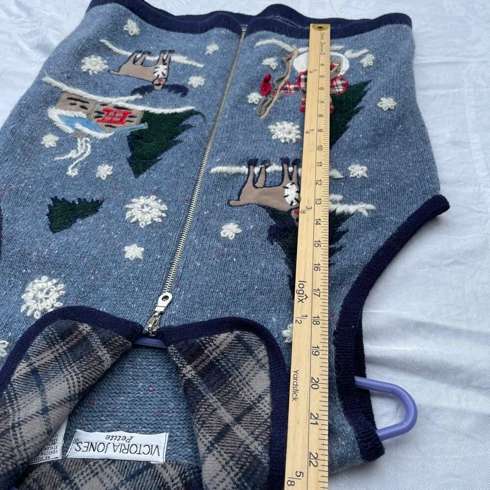 Victoria Jones size PM knitted winter holiday theme vest. - Image 4
