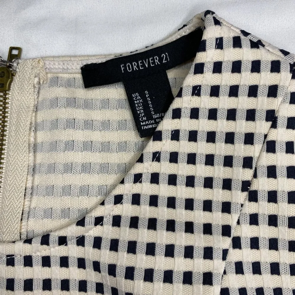 FOREVER 21 TENNIS DRESS Like new. Small - Image 7