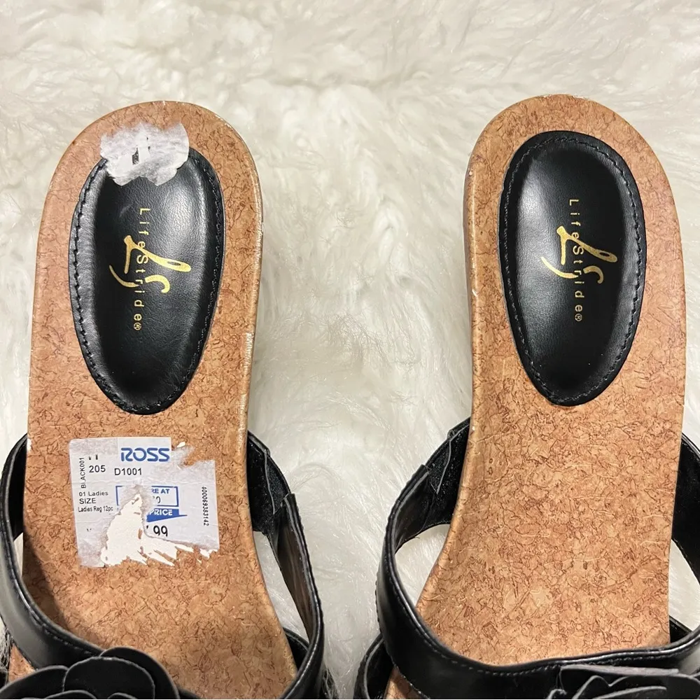 Life Stride Kitten Heel Sandals Black Open Toe Size 10 Floral embellishments - Image 4