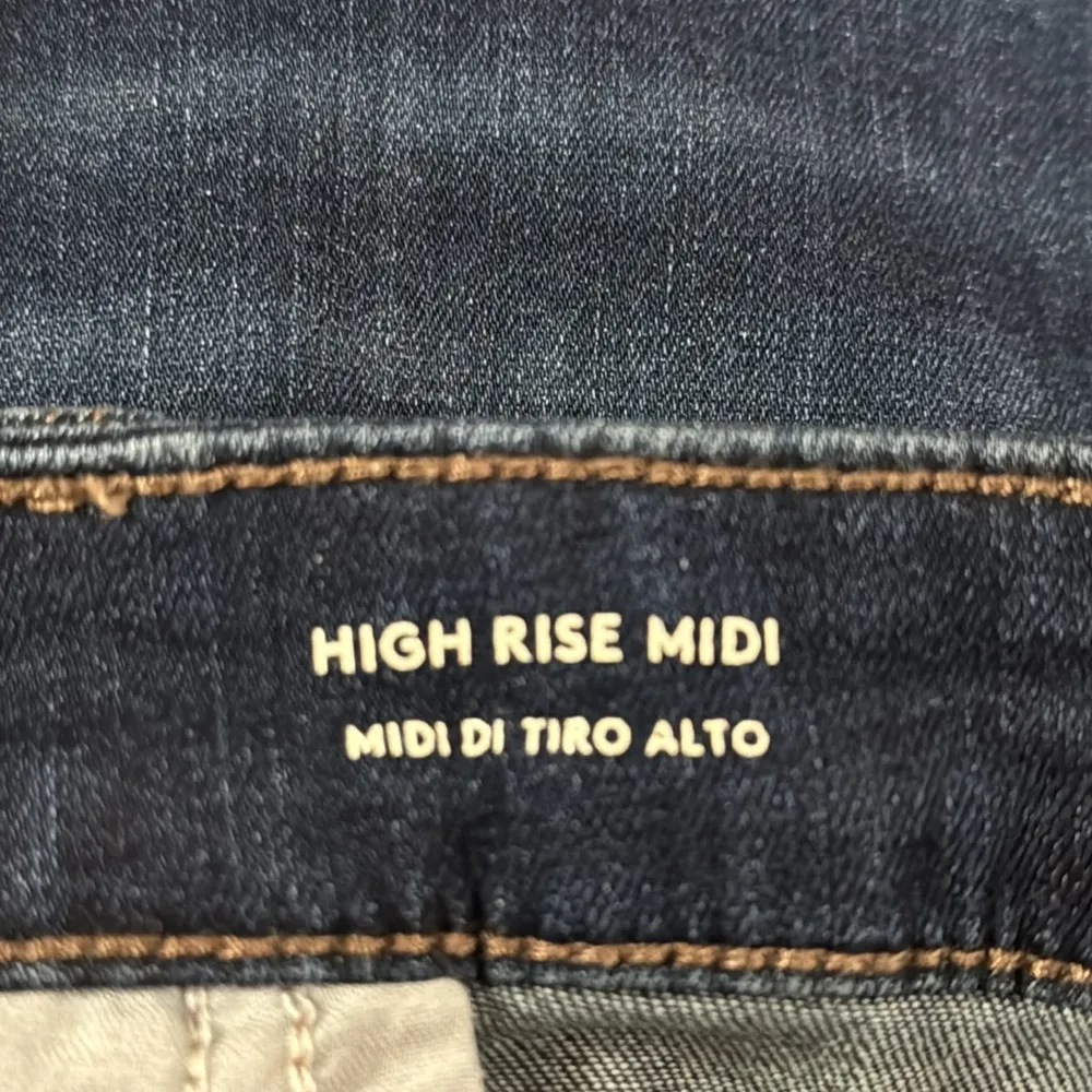 Universal thread plus high rise midi dark wash distressed cuffed shorts size 24W - Image 9