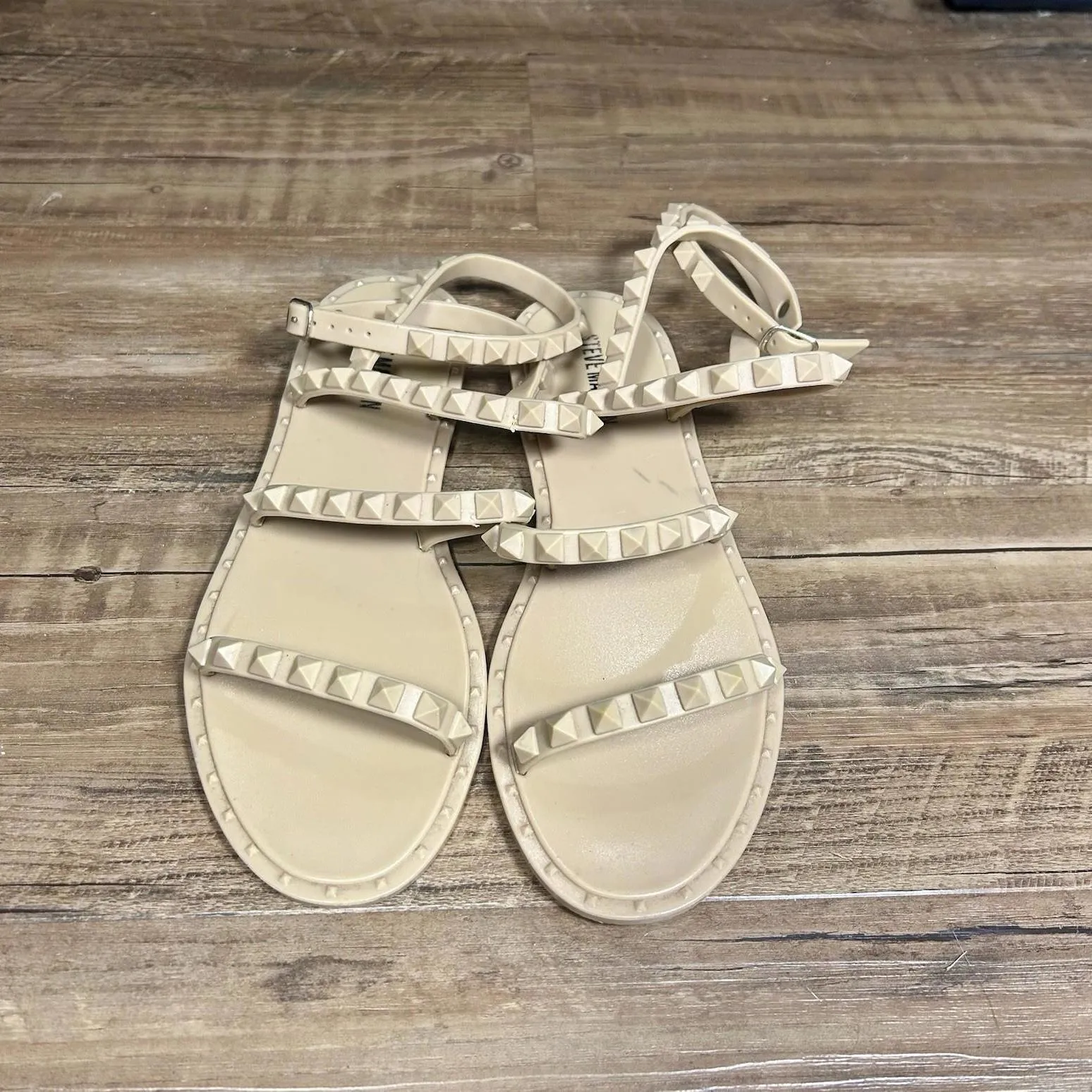 Steve Madden Tan Strappy Sandals W/Spike Embellishment Size 7 Womens - Image 6