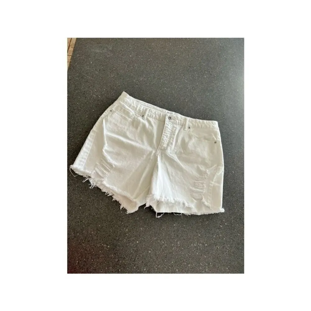 Sofia Vergara White Distressed Shorts size 12 and AP Tank top size M bundle - Image 3