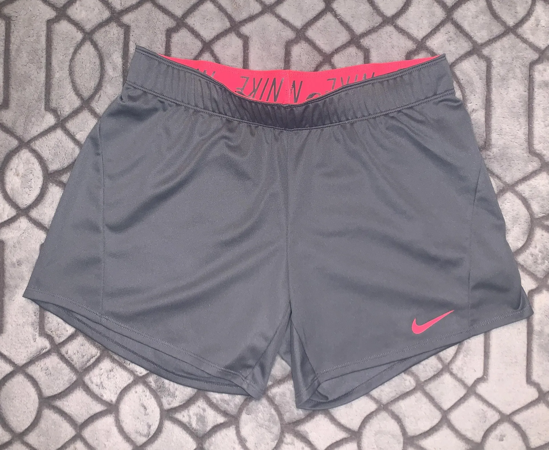 Nike NWOT  shorts size S - Image 2
