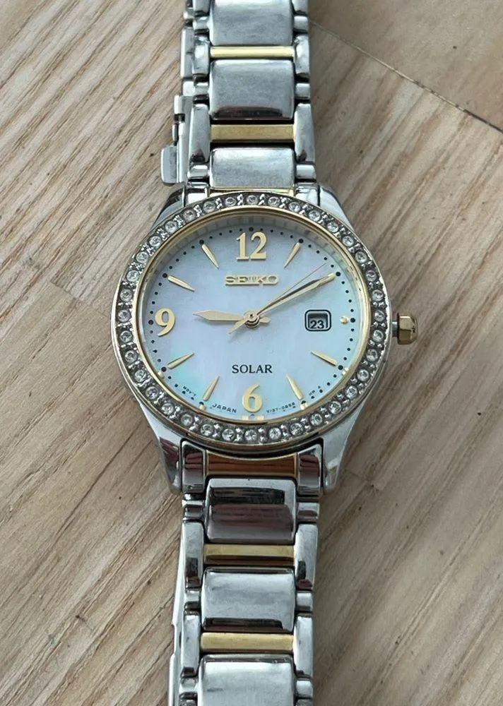Seiko Solar Swarovski Crystals Ladies Watch Pearl Dial Two-Tone Bracelet Date - Image 4
