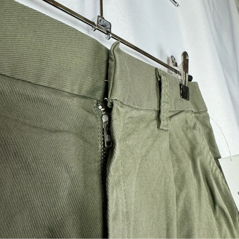 Gap Green High Rise Pleated Khaki Mom Camp Shorts 4 - Image 5