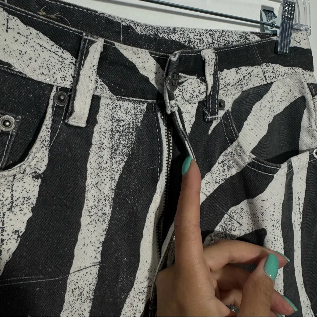 NEW Ksubi Pointer Wild Static Animal Print Black & White Size 25‎ - Image 5