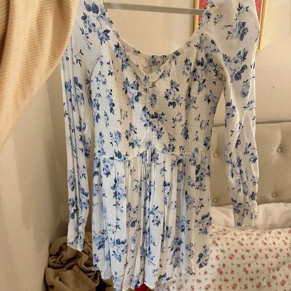 Hollister Blue and White Floral Romper - Image 2