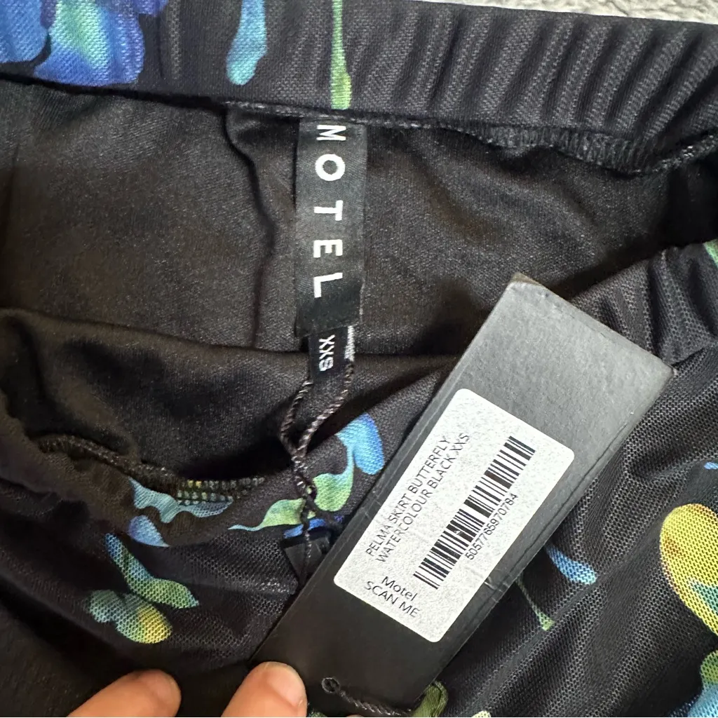 NEW Motel Pelma Mini Skirt In Butterfly Watercolour Black Size XXS - Image 8