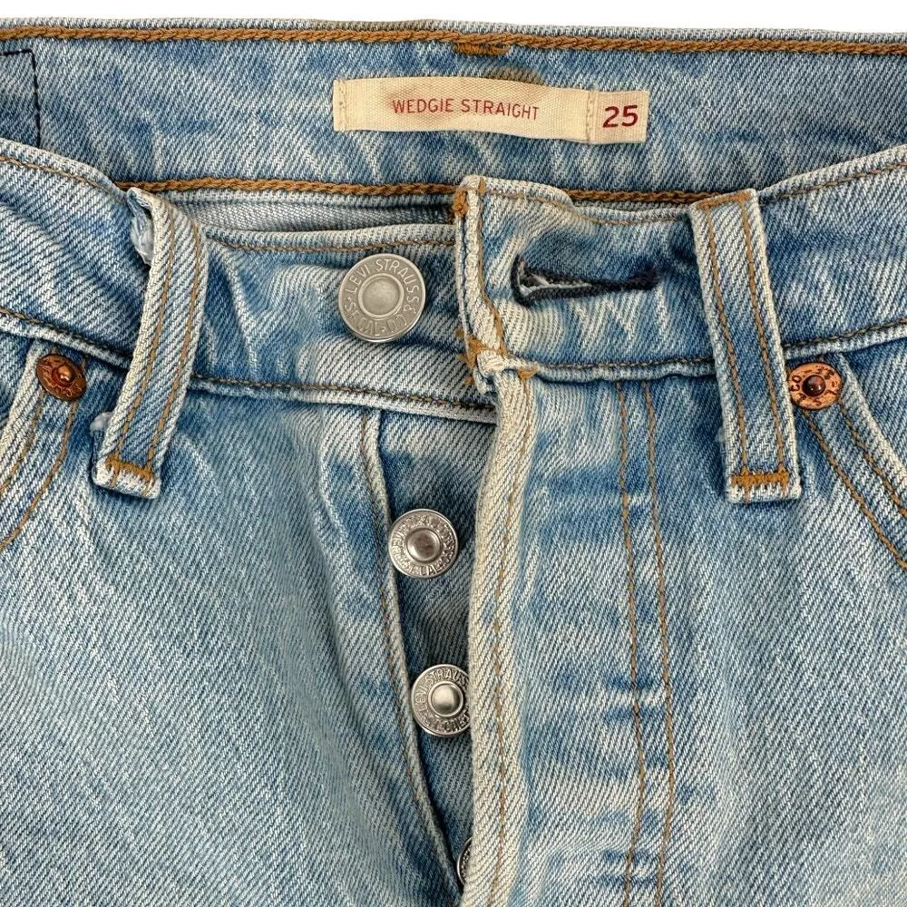 Levi’s | W25 L26 | Wedgie Straight Fit Raw Hem Jeans in Sweet Nothings - Image 8