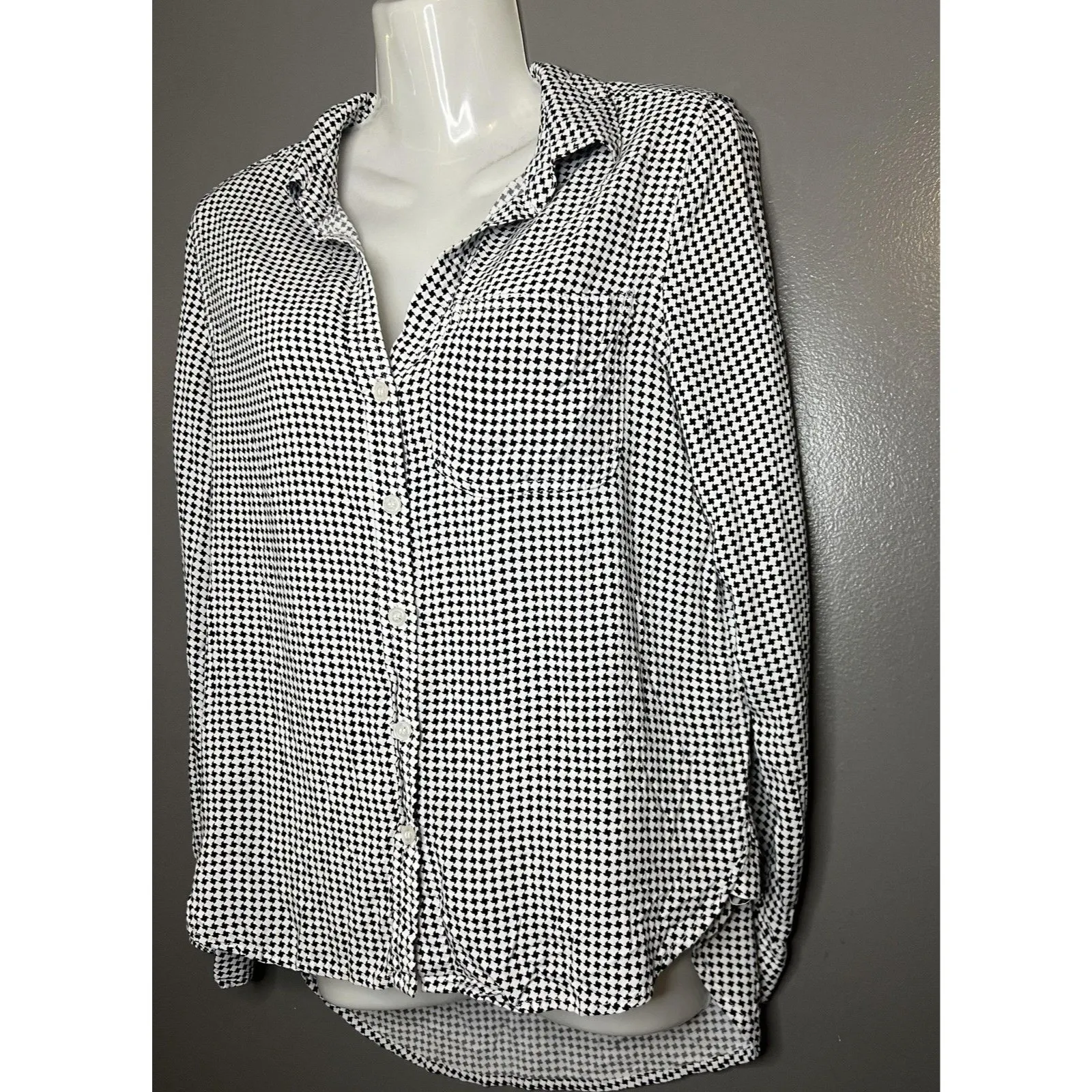 Velvet Heart Shirt Womens Small Black White Houndstooth Button Front Rayon - Image 3